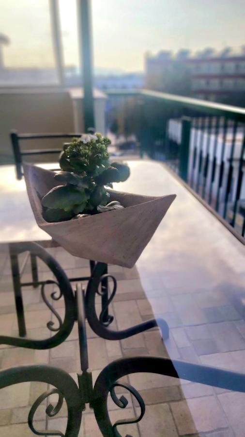 Marge Apt Arta Bagian luar foto